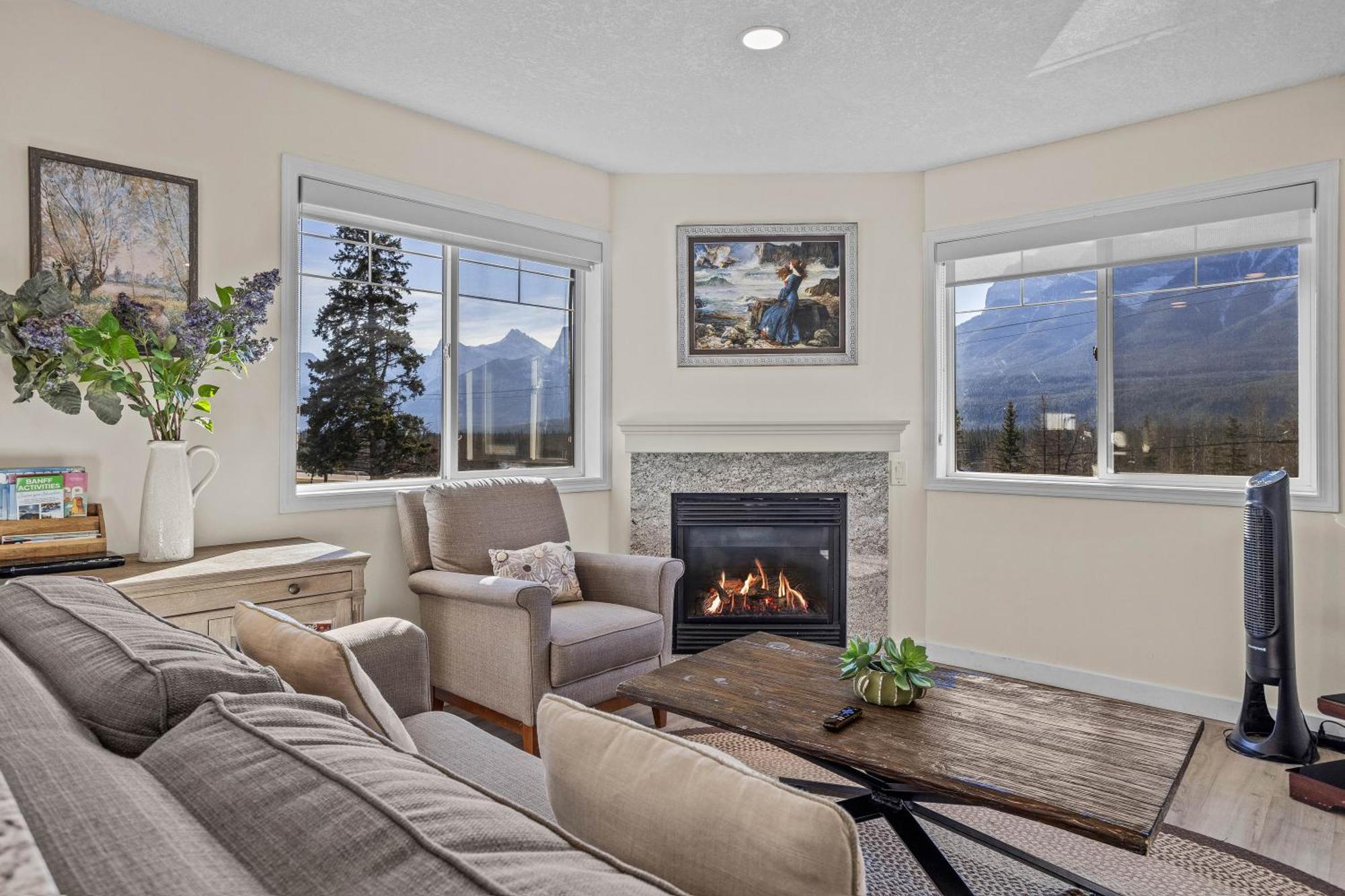 Ferienwohnung B212 Hot Tub, Ac X3, Parking, 2 Min To Banff Gate Canmore Exterior foto